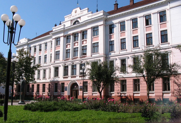 Результат пошуку зображень за запитом "суд івано-франківськ"